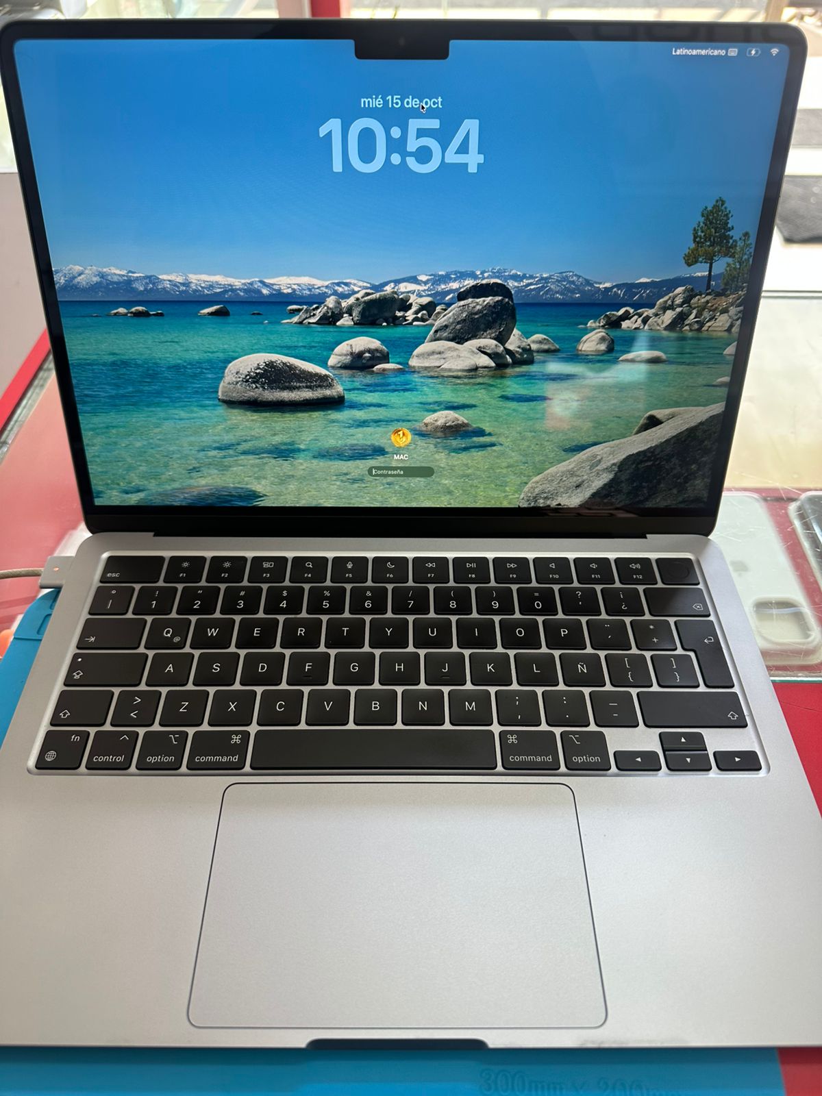 Macbook Air Modelo M2 A2681 8GB Ram 256GB Disco Duro Seminueva